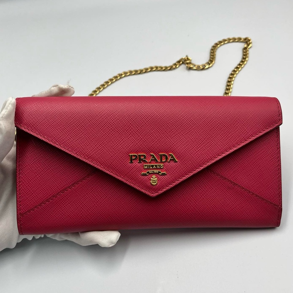 Prada Wallet on Chain - Picture 1 of 14